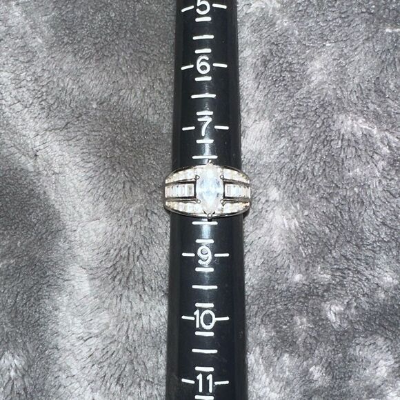 Sterling 925 Silver Cubic Zirconia Marquis Ring Size 8 Baguettes - Picture 10 of 10